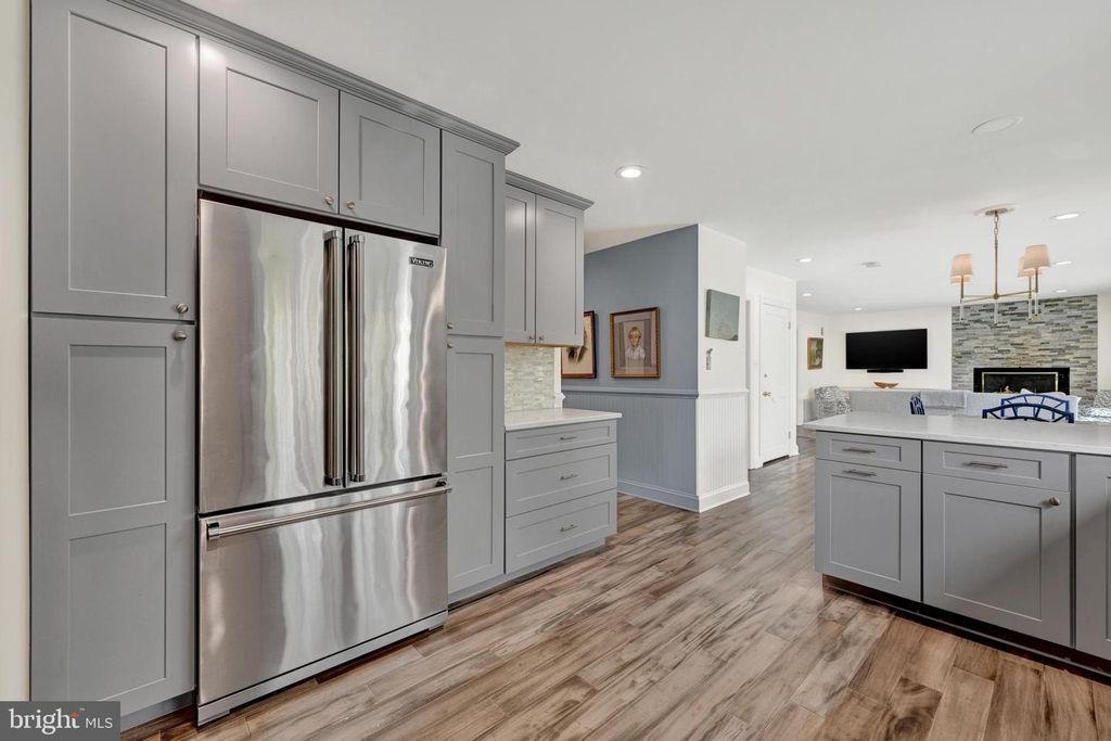 Image 11 of property listing at 9 CRESTLINE CT, Owings Mills, MD 21117