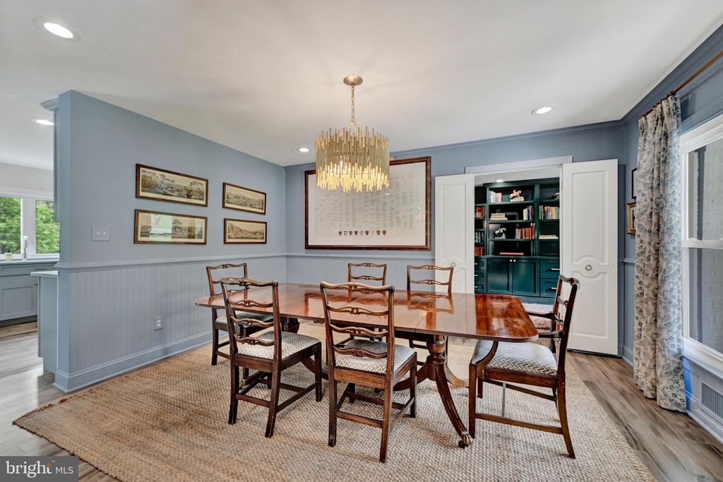 Image 15 of property listing at 9 CRESTLINE CT, Owings Mills, MD 21117