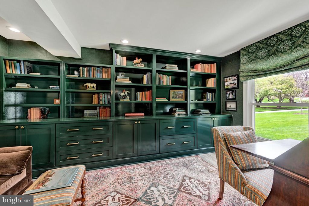 Image 17 of property listing at 9 CRESTLINE CT, Owings Mills, MD 21117