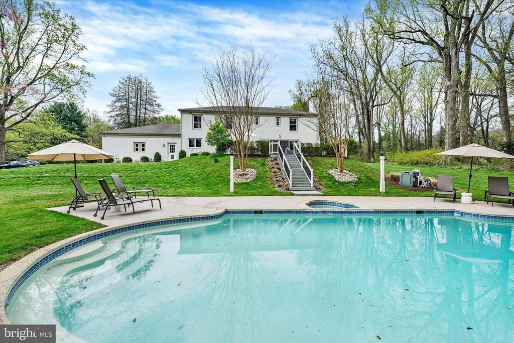 Image 19 of property listing at 9 CRESTLINE CT, Owings Mills, MD 21117