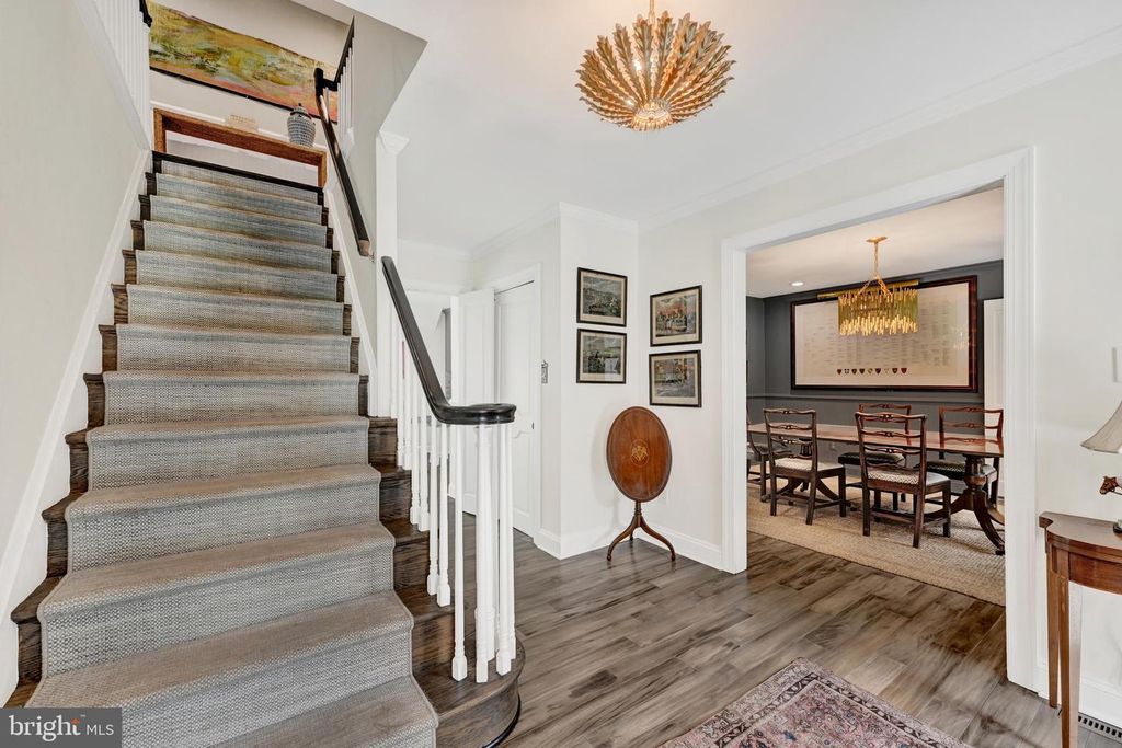 Image 2 of property listing at 9 CRESTLINE CT, Owings Mills, MD 21117