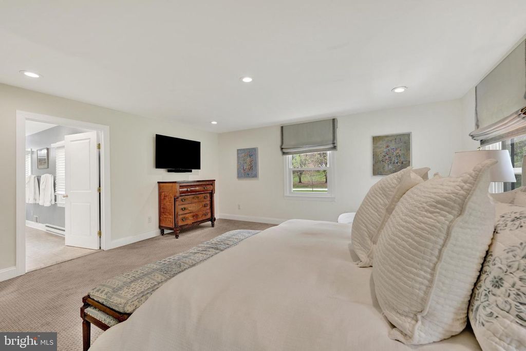 Image 24 of property listing at 9 CRESTLINE CT, Owings Mills, MD 21117