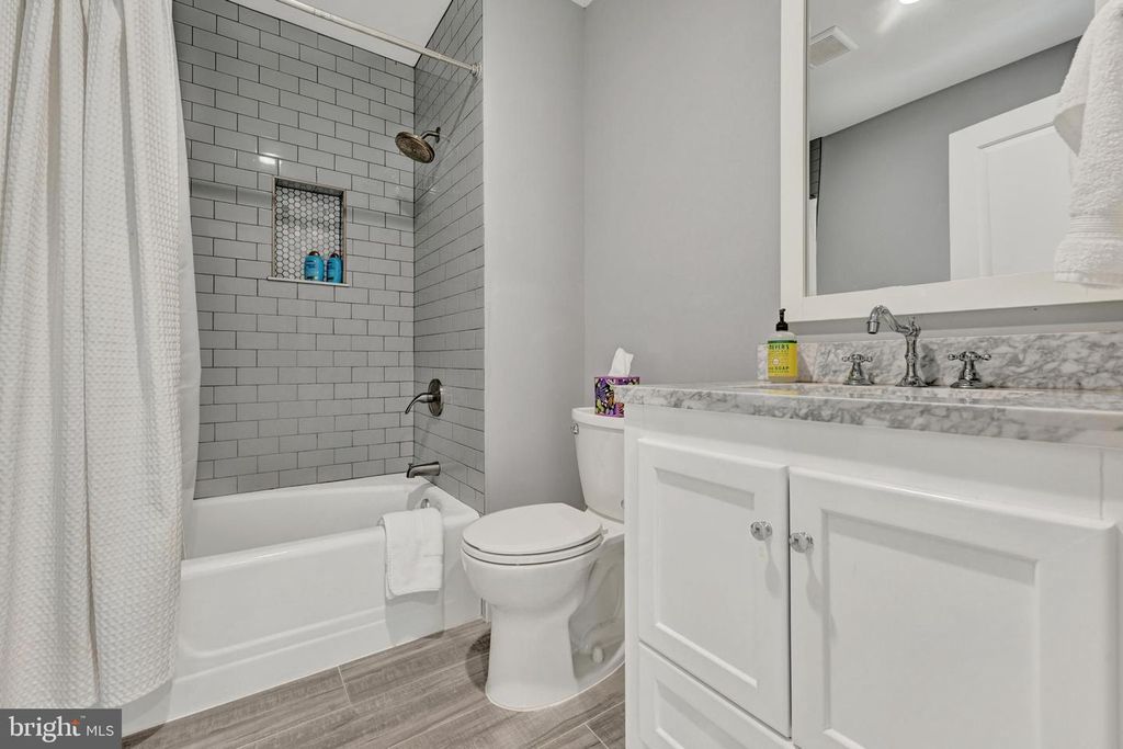 Image 28 of property listing at 9 CRESTLINE CT, Owings Mills, MD 21117