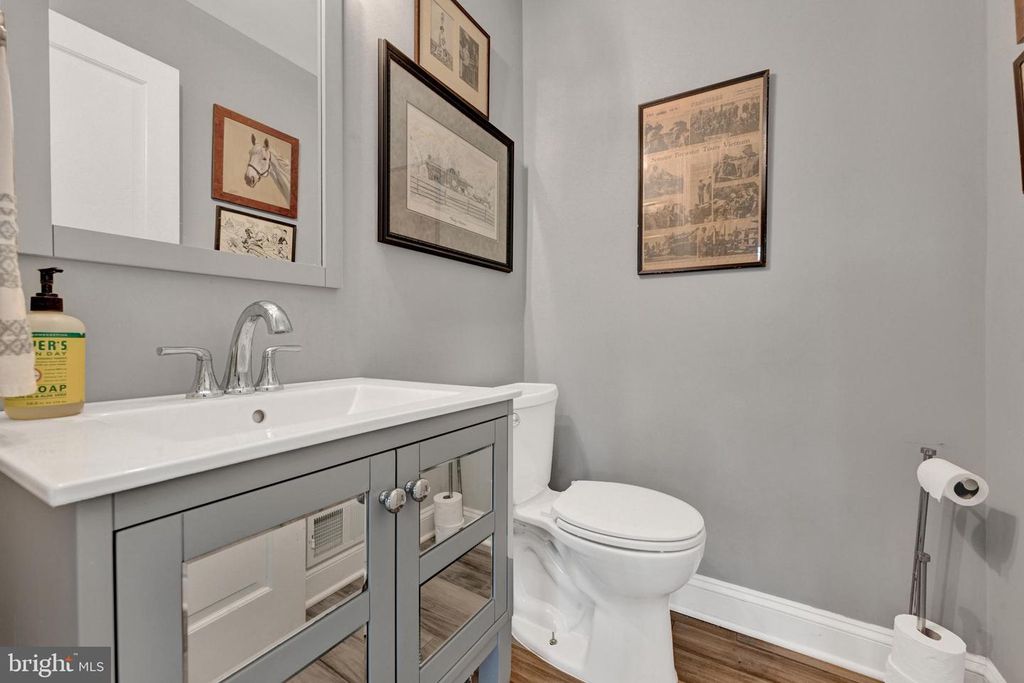 Image 31 of property listing at 9 CRESTLINE CT, Owings Mills, MD 21117