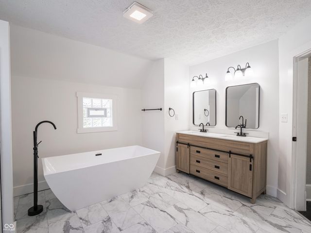 163 W King Street, Franklin, IN 46131