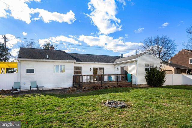 187 N HAZEL ST, Manheim, PA 17545