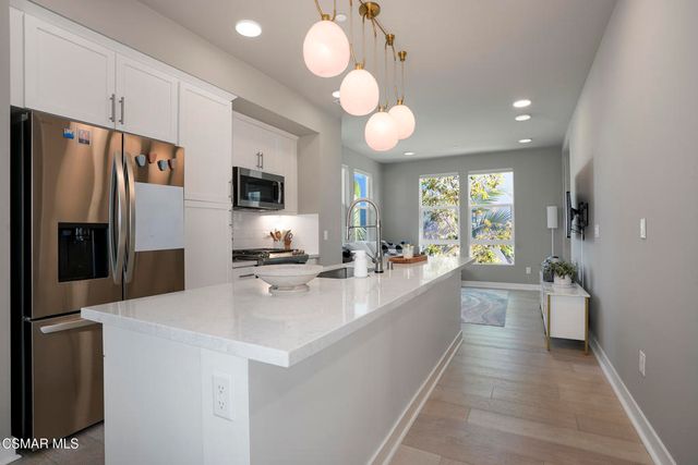 1290 E Thompson Boulevard 105, Ventura, CA 93001