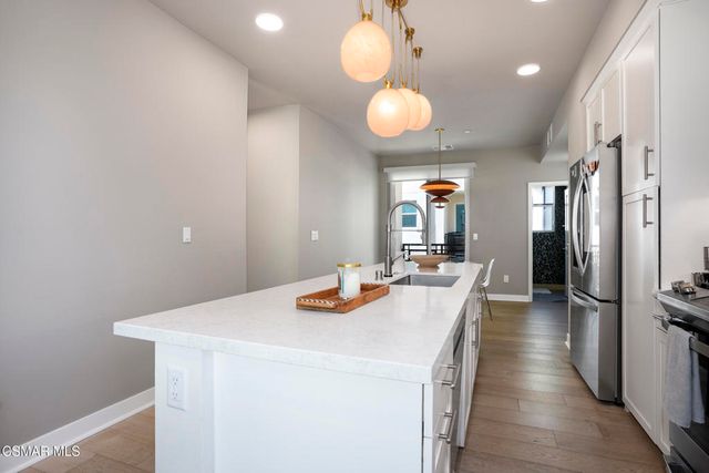 1290 E Thompson Boulevard 105, Ventura, CA 93001