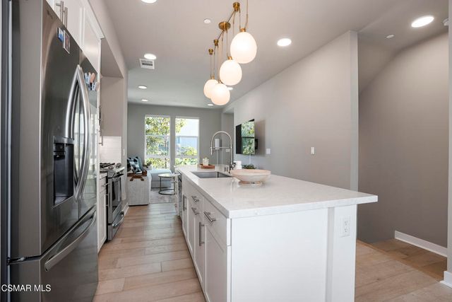 1290 E Thompson Boulevard 105, Ventura, CA 93001