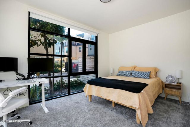 1290 E Thompson Boulevard 105, Ventura, CA 93001