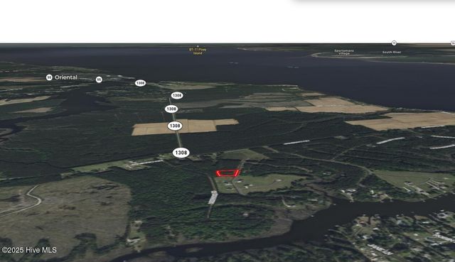 636 Southern Plantation Drive S, Oriental, NC 28571