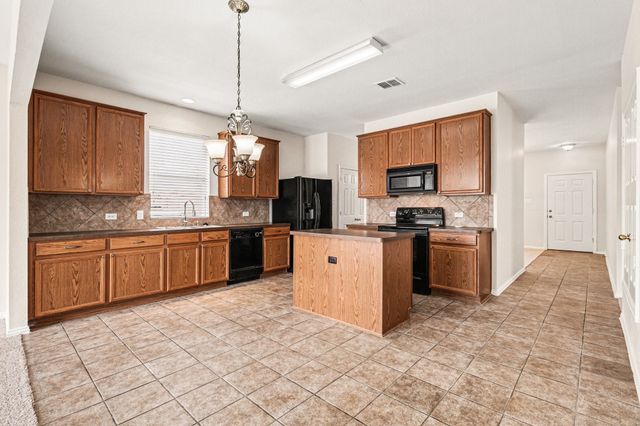 713 Dickerson Lane, Mansfield, TX 76063