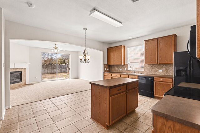 713 Dickerson Lane, Mansfield, TX 76063