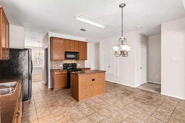 713 Dickerson Lane, Mansfield, TX 76063