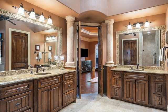 481 Chimney Cove Drive, Marble Falls, TX 78654