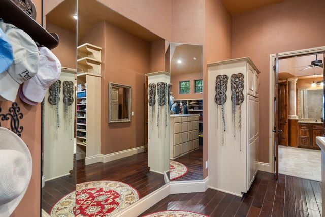 481 Chimney Cove Drive, Marble Falls, TX 78654