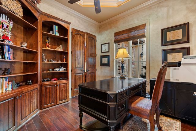 481 Chimney Cove Drive, Marble Falls, TX 78654