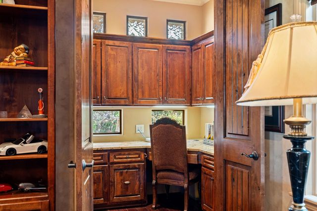 481 Chimney Cove Drive, Marble Falls, TX 78654