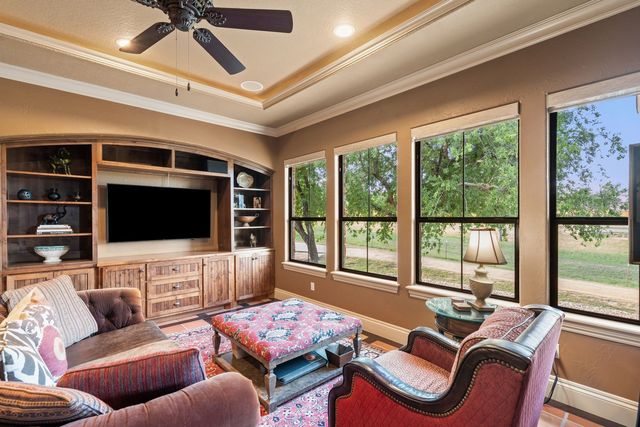 481 Chimney Cove Drive, Marble Falls, TX 78654