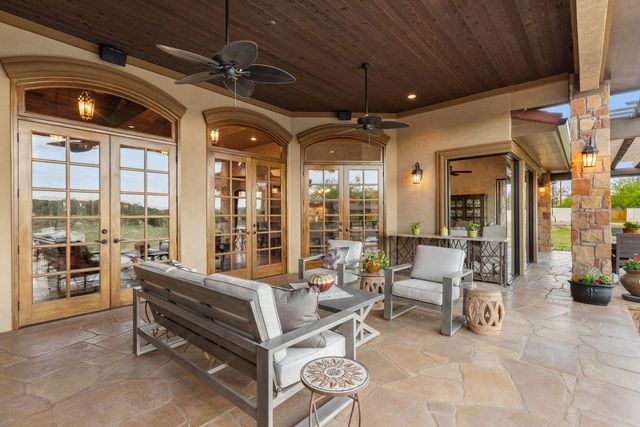 481 Chimney Cove Drive, Marble Falls, TX 78654