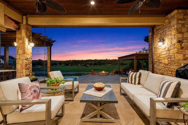 481 Chimney Cove Drive, Marble Falls, TX 78654