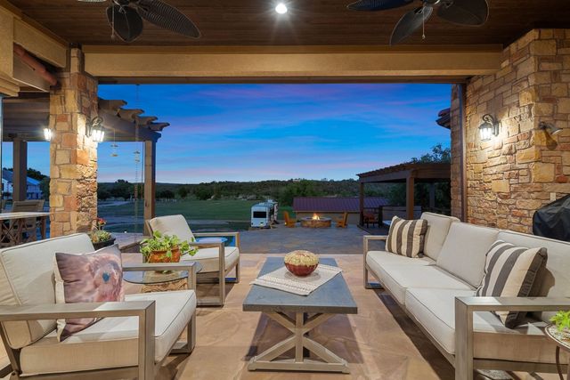 481 Chimney Cove Drive, Marble Falls, TX 78654