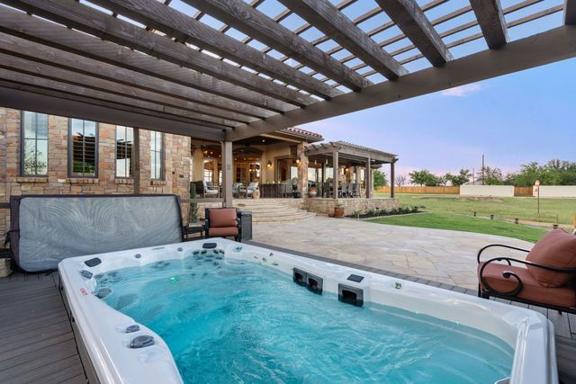 481 Chimney Cove Drive, Marble Falls, TX 78654