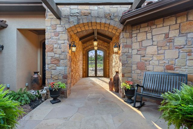 481 Chimney Cove Drive, Marble Falls, TX 78654