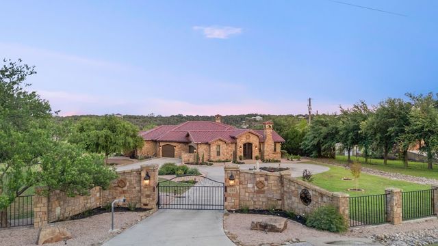 481 Chimney Cove Drive, Marble Falls, TX 78654