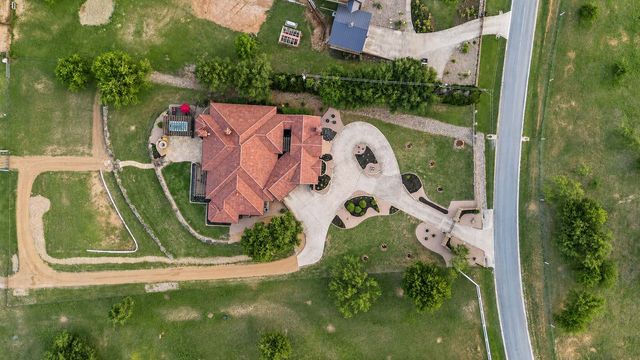 481 Chimney Cove Drive, Marble Falls, TX 78654