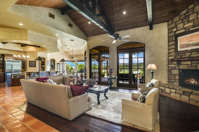 481 Chimney Cove Drive, Marble Falls, TX 78654
