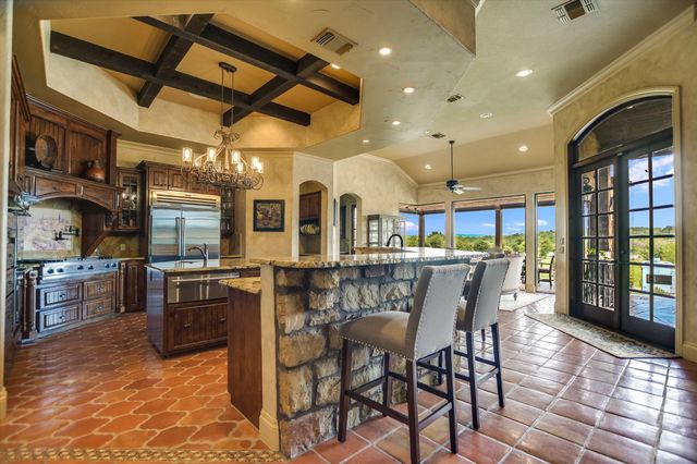 481 Chimney Cove Drive, Marble Falls, TX 78654