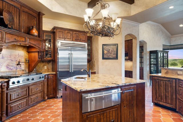 481 Chimney Cove Drive, Marble Falls, TX 78654
