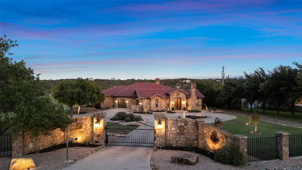 481 Chimney Cove Drive, Marble Falls, TX 78654