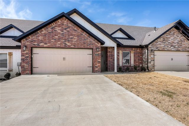 1610 S 17th Place, Rogers, AR 72758