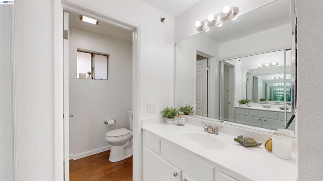 683 Newbury Ln 274, Hayward, CA 94544