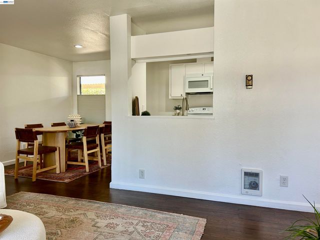 683 Newbury Ln 274, Hayward, CA 94544