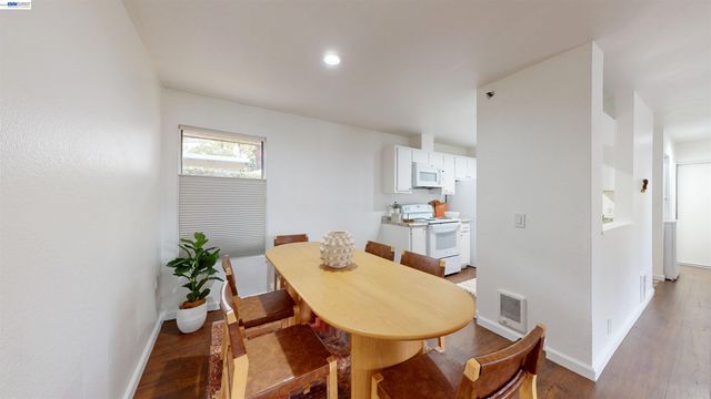 683 Newbury Ln 274, Hayward, CA 94544