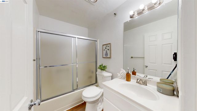683 Newbury Ln 274, Hayward, CA 94544