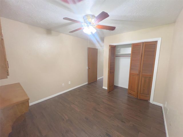 430 Breeze Park Drive, Houston, TX 77015