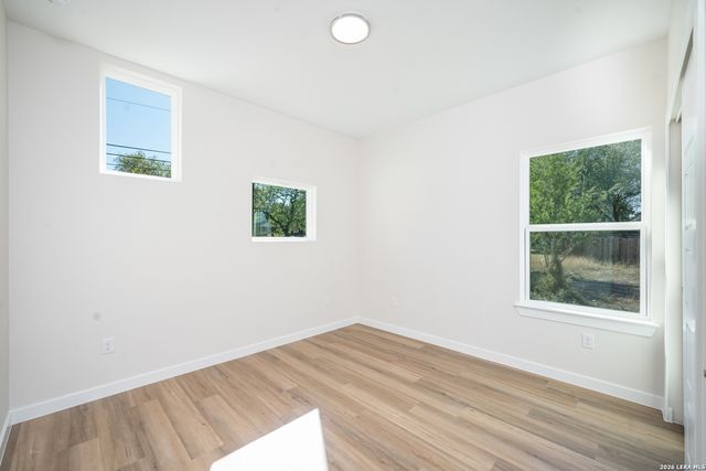 11215 Link, San Antonio, TX 78213