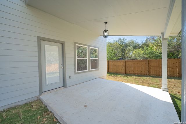 11215 Link, San Antonio, TX 78213