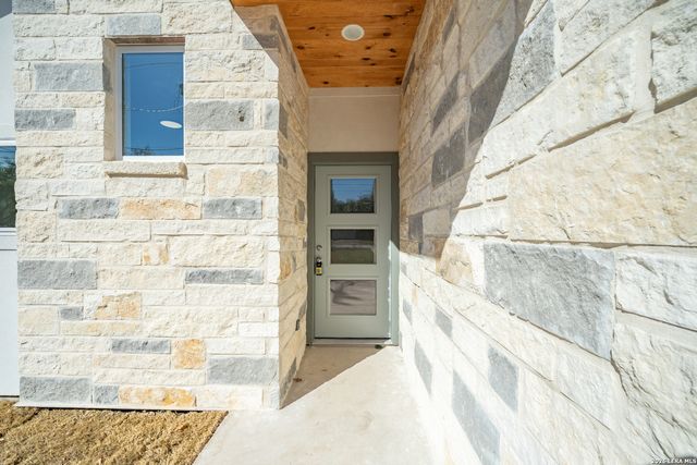 11215 Link, San Antonio, TX 78213