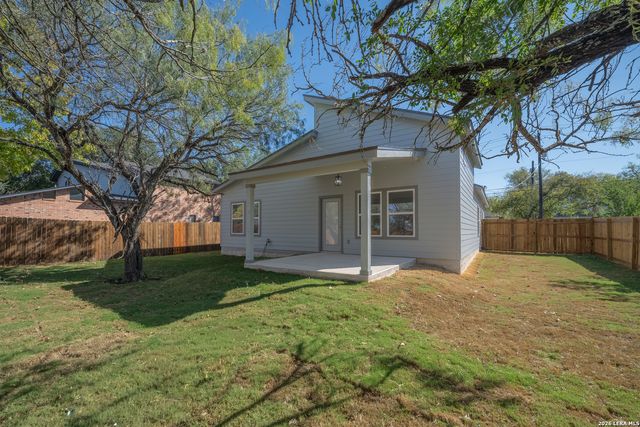 11215 Link, San Antonio, TX 78213