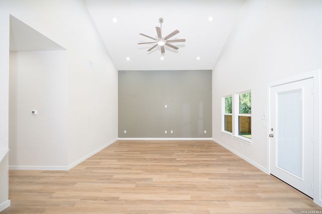 11215 Link, San Antonio, TX 78213