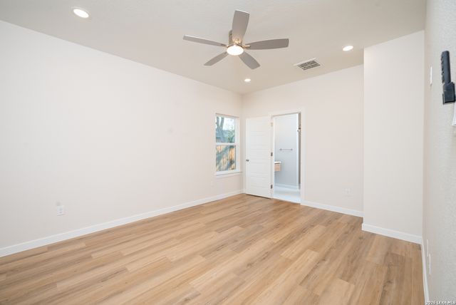 11215 Link, San Antonio, TX 78213