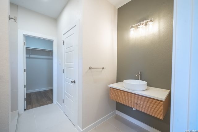 11215 Link, San Antonio, TX 78213