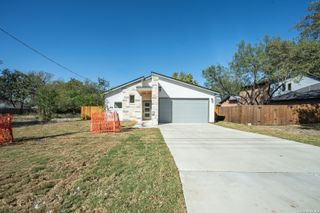 11215 Link, San Antonio, TX 78213