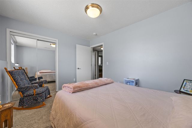 142 Elm Ridge Drive, North Liberty, IA 52317