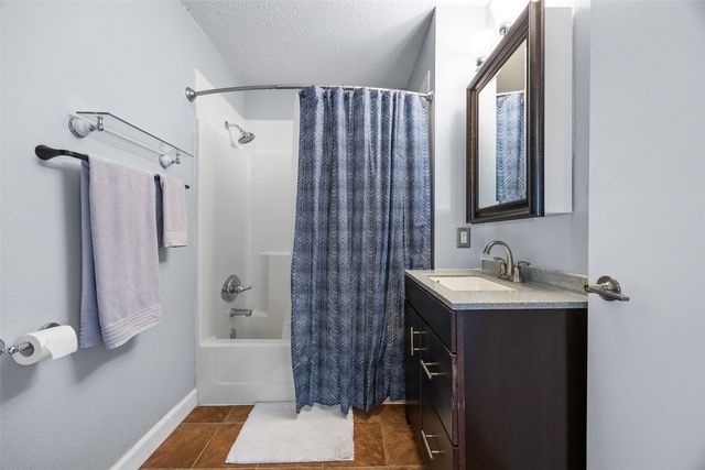 142 Elm Ridge Drive, North Liberty, IA 52317